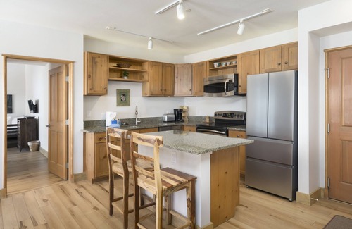 River Run Condo | Renovated 2-Bedroom Getaway in River Run - Guest Rated 10/10!