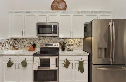 Oviedo House | Comfort Awaits You at No Place Like Home Hotel