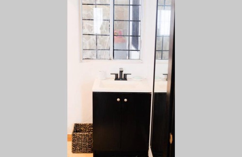 Territorio Sur Apartment | Discover Comfort at No Reservar Hotel - Budget-Friendly Stay