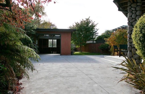 Taupo House | Ideal Location: Walk to Town & Lake, Family-Friendly Stay