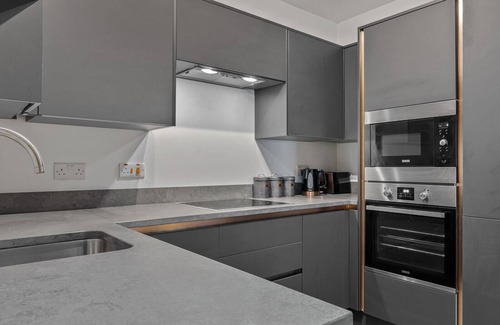 Saundersfoot Apartment | Top-Rated Highpoint Apartment with Indoor Pool & Sea Views