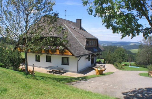 Sankt Maergen Apartment | Family-Friendly Retreat with Ocean View - Christenmartinshäusle