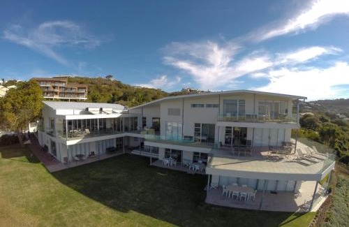Plettenberg Bay Apartment | Premier Oceanfront Getaway at No1 Sangaree - 4 Star Stay