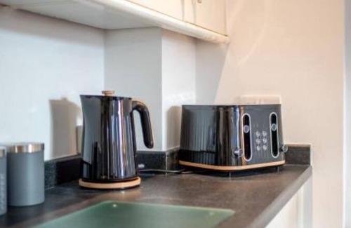 Mansfield Apartment | Unforgettable Stays at No2 with Breakfast & Family Options