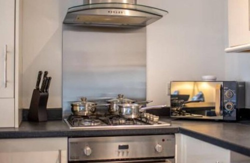 Mansfield Apartment | Unforgettable Stays at No2 with Breakfast & Family Options
