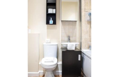 Mansfield Apartment | Child-Friendly Haven at No7 with 8.6/10 Guest Rating