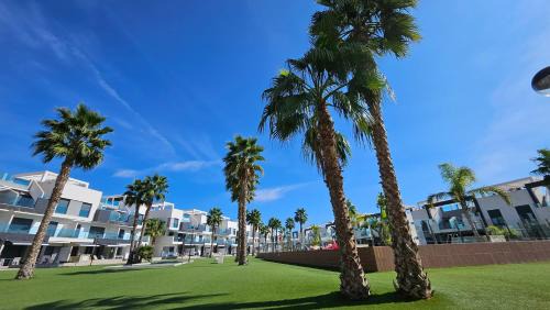 Guardamar del Segura Apartment | Coastal Retreat at Nº85 Oasis Beach X - 4-Star Apartment
