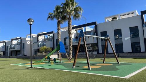 Guardamar del Segura Apartment | Coastal Retreat at Nº85 Oasis Beach X - 4-Star Apartment