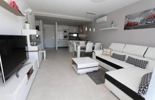 Guardamar del Segura Apartment | Coastal Retreat at Nº85 Oasis Beach X - 4-Star Apartment