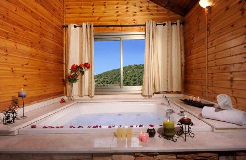 Peqiin Hadasha Cabin | Experience Noa'm Bagalil: Oceanfront Escape with Spa & Pool