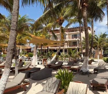 Mahahual Hotel | Discover Noah Beach Hotel & Suites with Private Oceanfront