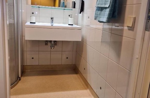 Vasteras Apartment | Welcoming Noah Longstay: Family-Friendly & Accessible Stay