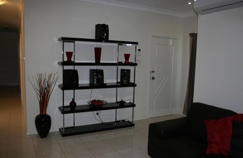 Muswellbrook Hotel | Eco-Friendly Stay at Noah's Mid City Motor Inn with Pool