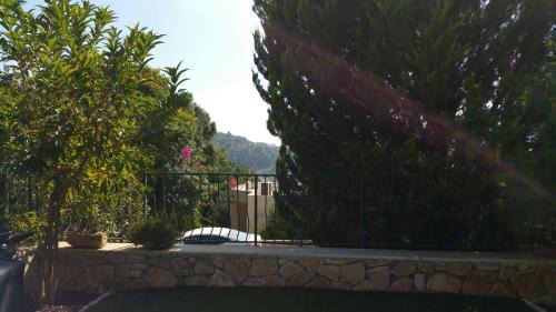Kfar Vradim Cabin | Relax at Noam Hamargalit: Oceanfront Escape with Spa