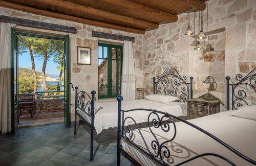 Korithi Bed & Breakfast | Relax at Nobelos Seaside Lodge with Ocean Views & Breakfast