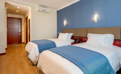 Las Rejas Hotel | Comfortable Stay at Best Western Estacion Central - 4 Stars