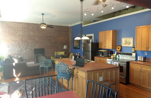 Anniston Apartment | Elegant Noble Executive Suite with Spa & Breakfast Included