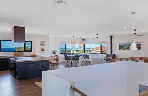 Dalmeny House | Noble House: Guest Rated 10/10 with Private Pool & Breakfast