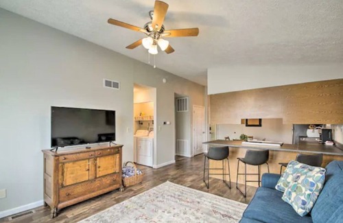 Noblesville House | Noble Loft - Walk to downtown/close to the river!