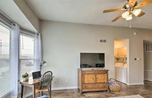 Noblesville House | Noble Loft - Walk to downtown/close to the river!