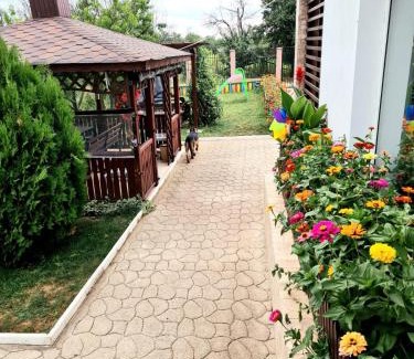 Mereni House | Top-Rated Nobless Villa: Family-Friendly with Kitchen Access