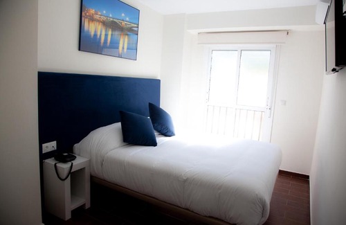 Triana Hotel | Welcoming Stay at Noches en Triana - Child-Friendly Haven