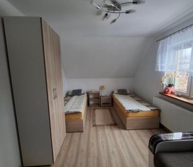 gmina Konstantynow Apartment | Cozy Agrotourism Retreat with Pet-Friendly Rooms