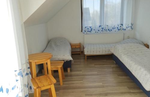 Skawina House | Pet-Friendly Noclegi Pod Dębem: A Family Retreat Awaits