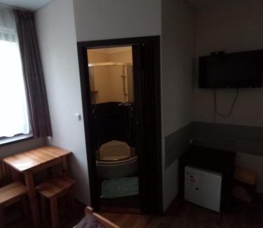 Skawina House | Pet-Friendly Noclegi Pod Dębem: A Family Retreat Awaits