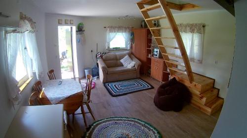 Sikory Juskie House | Guest Rated 9.1: Cozy Agrotourism Retreat with Kitchen