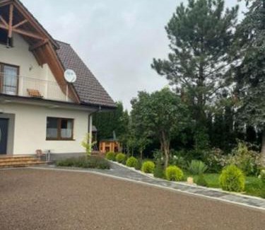 Chelmek House | Family-Friendly Noclegi Wilga with Kitchen Amenities