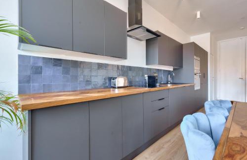 Prefecture Apartment | Family-Friendly Retreat at NOCNOC - Le Paraiso