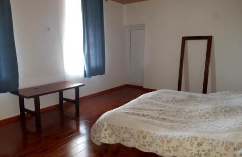 Ninigori House | Discover Nodara's Garden: Family-Friendly Retreat with Breakfast