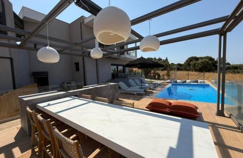 Nikita Villa | Noemia Luxury Pool Villa