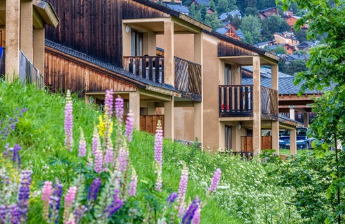 Les Angles House | Welcoming Noemys Le Clos des Fontaneilles: Pet-Friendly Escape