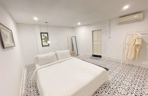 Traeuy Kaoh Resort | Beachfront Noeuk Near Kampot with Ocean View & Breakfast