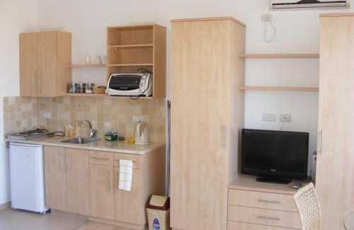 Nofei Prat House | Perfect Family Retreat at Nof Canaan with Pool Access