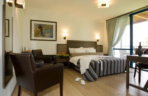 Kibbutz Ginnosar Hotel | Discover Nof Ginosar Kibbutz Hotel with Oceanfront Bliss