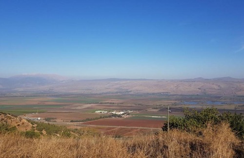 Ramot Naftali Cabin | Experience Nofesh Al Hanof: Family-Friendly Getaway Awaits
