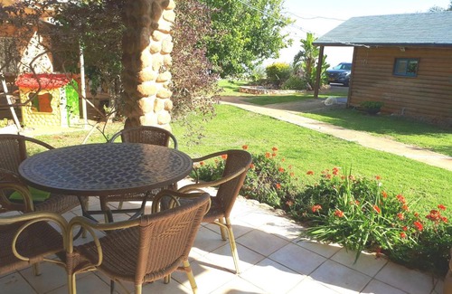 Ramot Naftali Cabin | Experience Nofesh Al Hanof: Family-Friendly Getaway Awaits