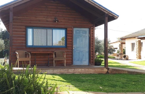 Ramot Naftali Cabin | Experience Nofesh Al Hanof: Family-Friendly Getaway Awaits