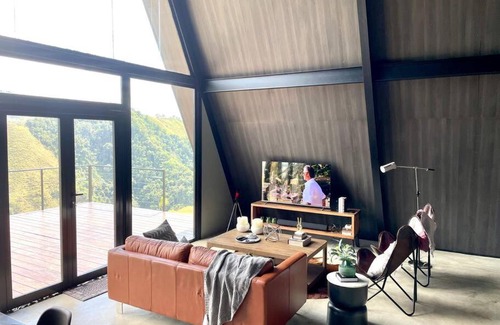 Santiago Province Villa | Discover Noir Cabin: A Cozy Afire Mountain Retreat