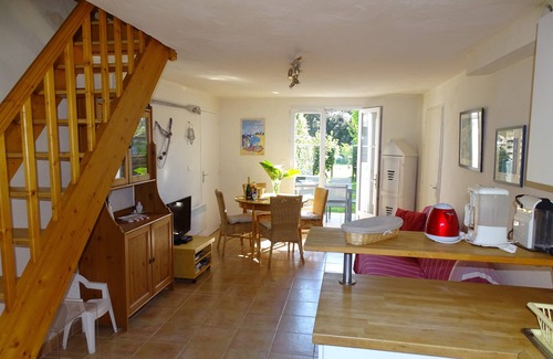 Noirmoutier-en-l'Ile House | Charming Noirmoutier House with Ocean View & 9.8 Rating