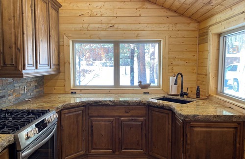 Ruidoso Cabin | Noisy Water Cabin- 3-bdrm river front cabin Upper Canyon,Ruidoso.
