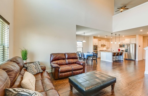 Nolensville House | Elegant Nolensville Home: Free WiFi & 20 Mi to Nashville