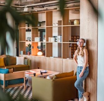 Koillinen District Hotel | Relax at Noli Malmi: 4-Star with Pet-Friendly Amenities