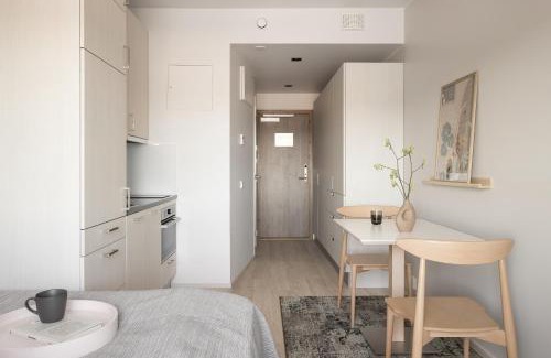 Myyrmaki Hotel | Relax at Noli Myyrmäki: Pet-Friendly Retreat with Hot Tub