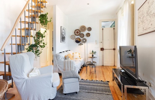 Sintra Apartment | Explore Nomad Dreams N.4: Pet-Friendly Retreat in Sintra