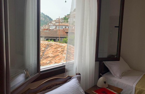 Berat Apartment | Pet-Friendly NoMad House for up to 4 Guests - Guest Rated 9.6