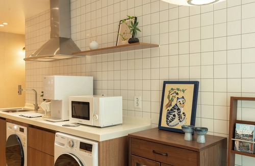 Sinchon-dong Hotel | Nomad Stay in Hongdae